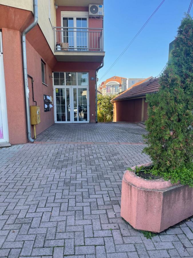Lea-Lux Apartment Čačak Zewnętrze zdjęcie
